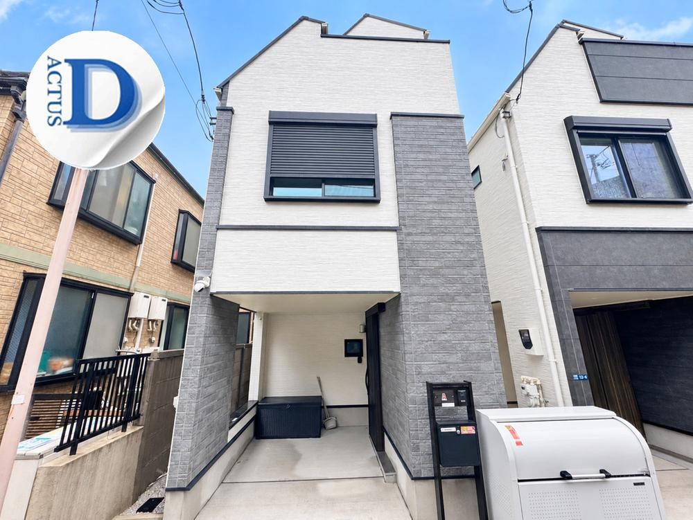 3LDK house in Shinjuku Ward, Tokyo - Photo 1