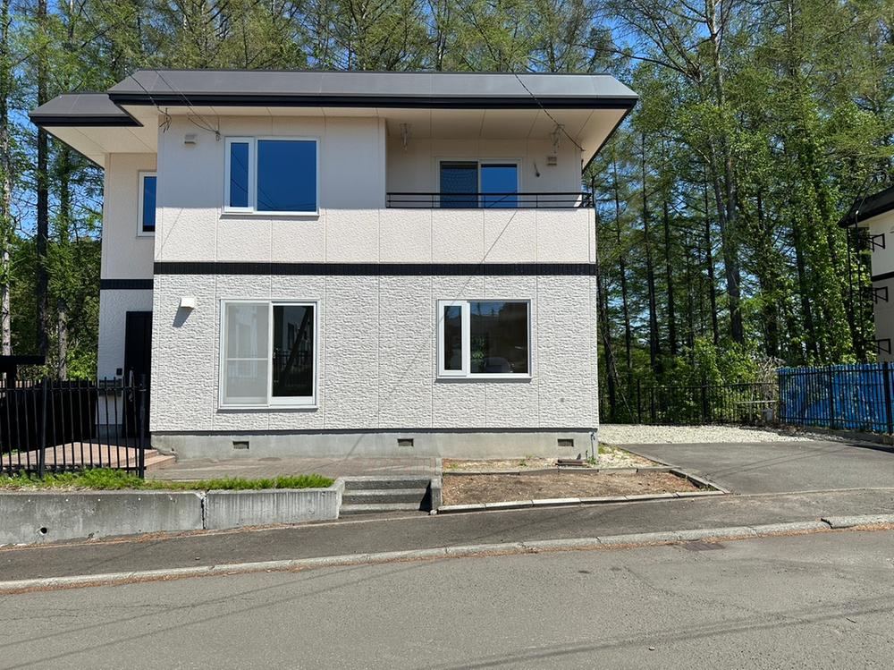 4LDK house in Minami Ward, Sapporo, Hokkaido - Photo 1