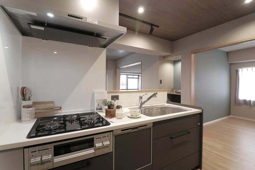 3LDK apartment in Nishi Ward, Osaka - Photo 1