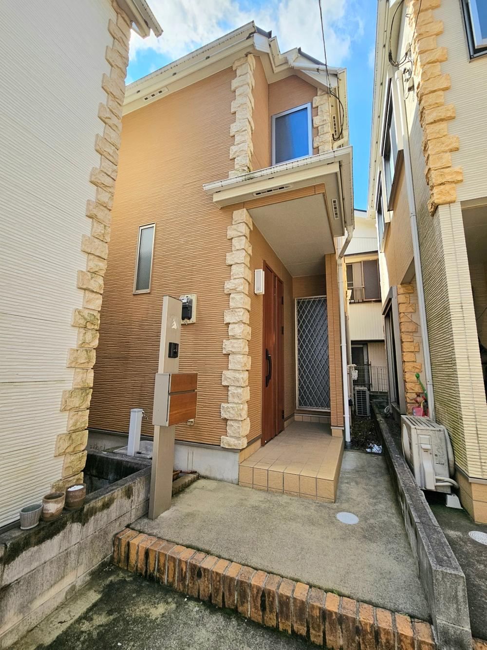 3LDK house in Katsushika Ward, Tokyo - Photo 1