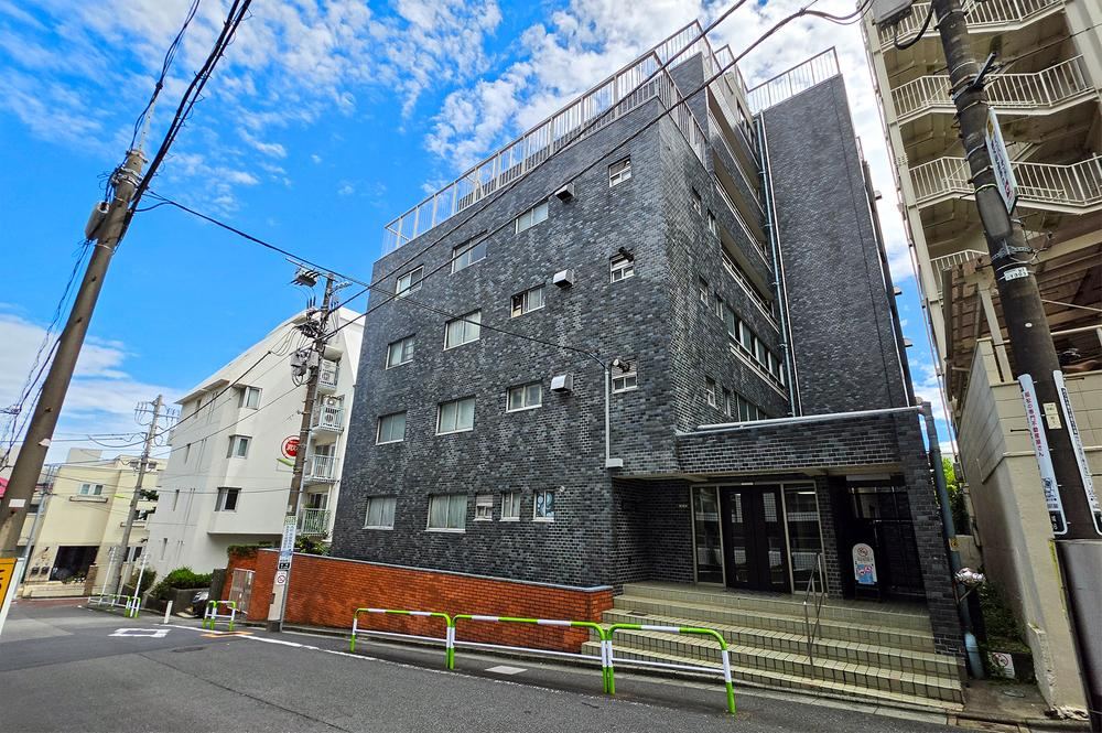 2LDK apartment in Setagaya Ward, Tokyo - Photo 1