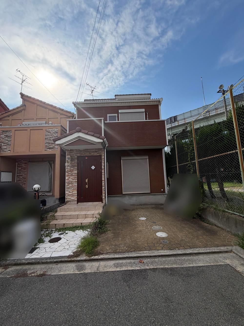 4LDK house in Sakai Ward, Sakai, Osaka - Photo 1