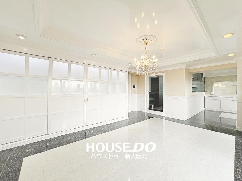 2LDK apartment in Yodogawa Ward, Osaka - Photo 1