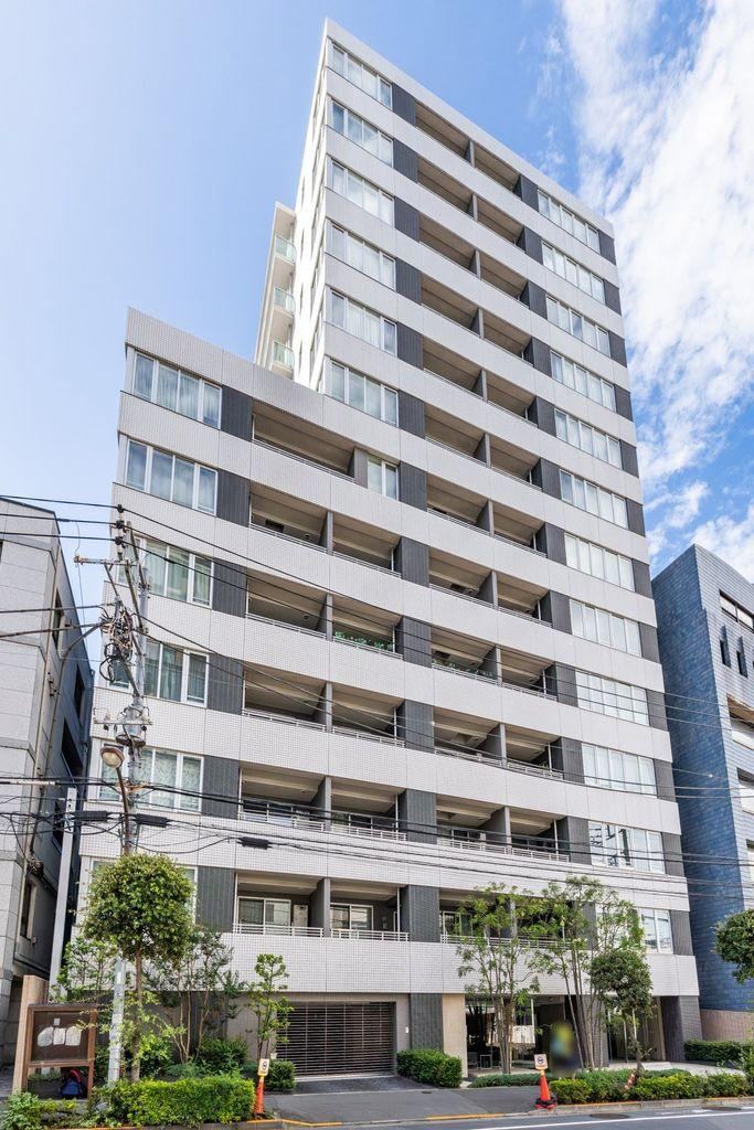 2LDK apartment in Shinjuku Ward, Tokyo - Photo 1