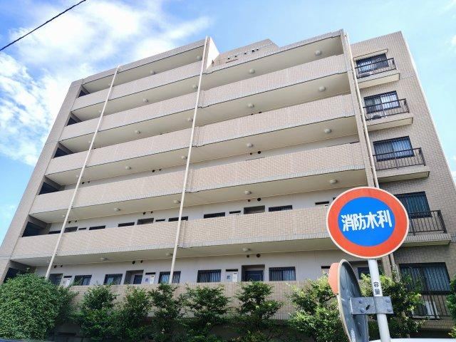 3LDK apartment in Katsushika Ward, Tokyo - Photo 1