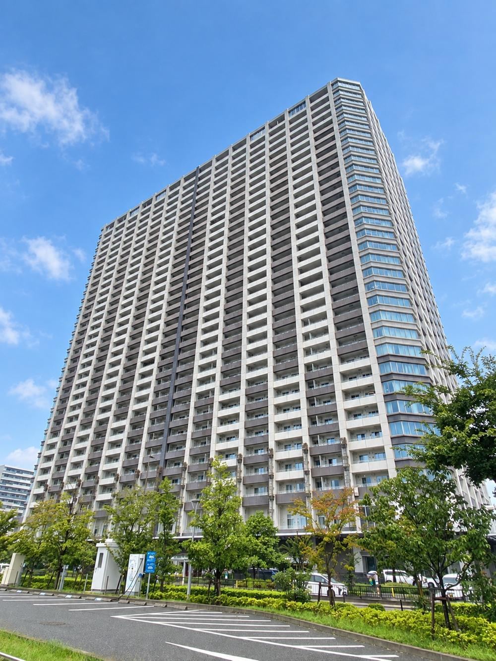 3LDK+S apartment in Koto Ward, Tokyo - Photo 1