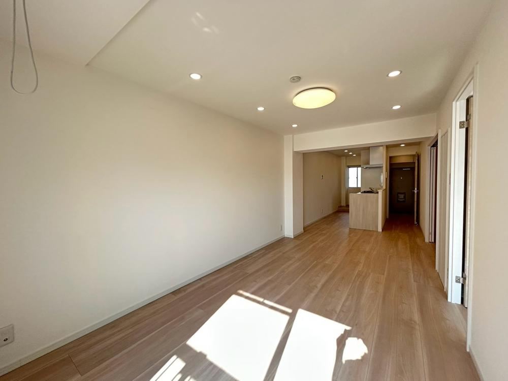 2LDK apartment in Joto Ward, Osaka - Photo 1