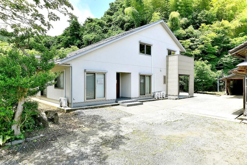 7LDK house in Nishikan Ward, Niigata - Photo 1