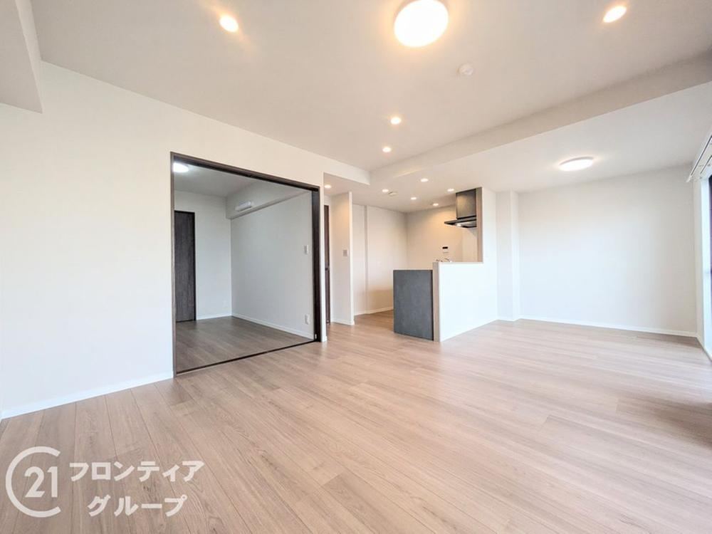 3LDK apartment in Chuo Ward, Kobe, Hyogo - Photo 1