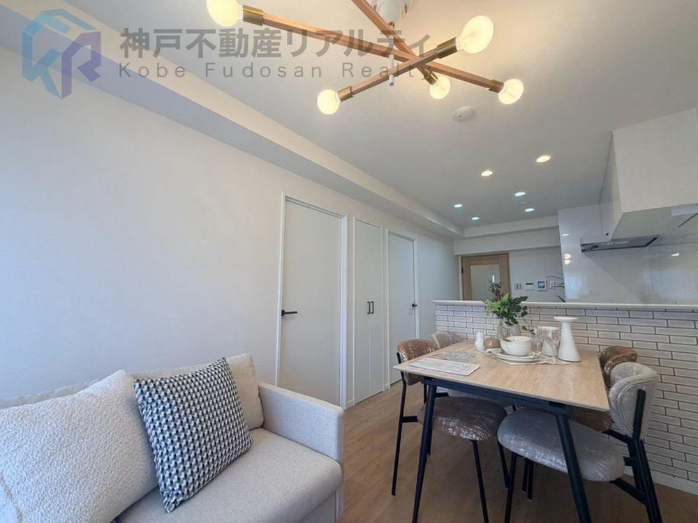2LDK+S apartment in Higashinada Ward, Kobe, Hyogo - Photo 1