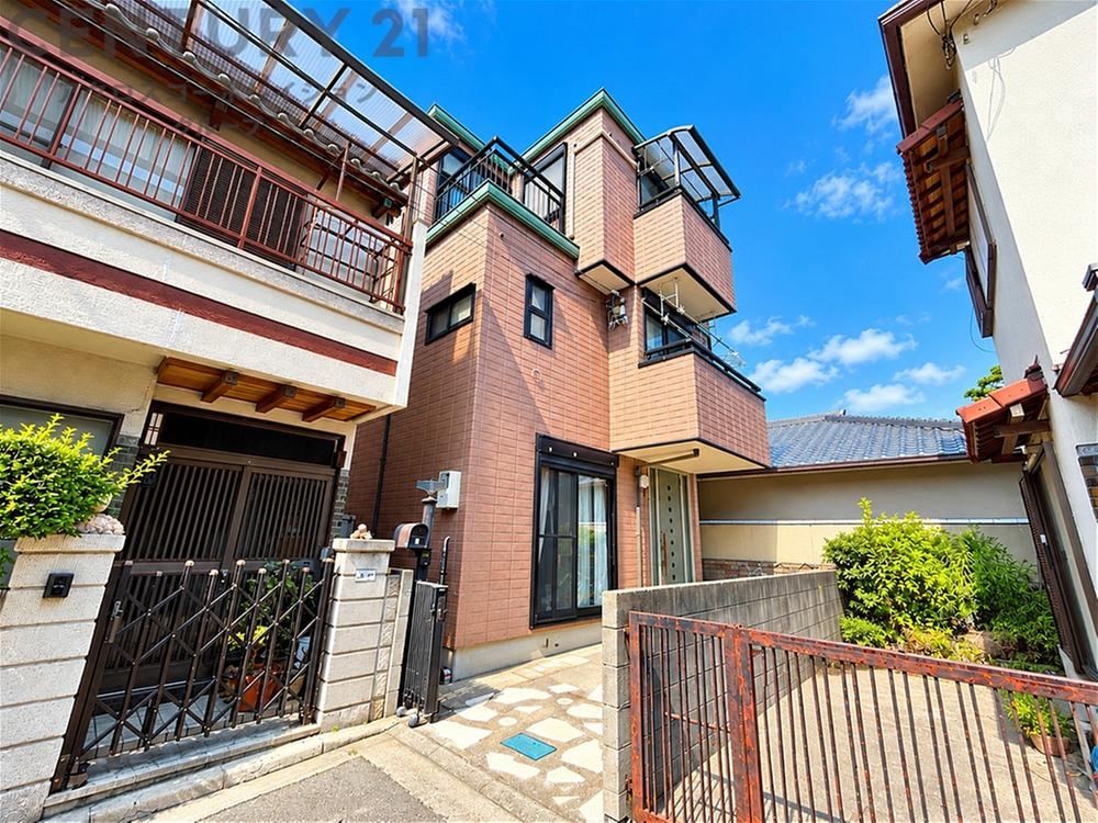 4LDK house in Amagasaki, Hyogo - Photo 1