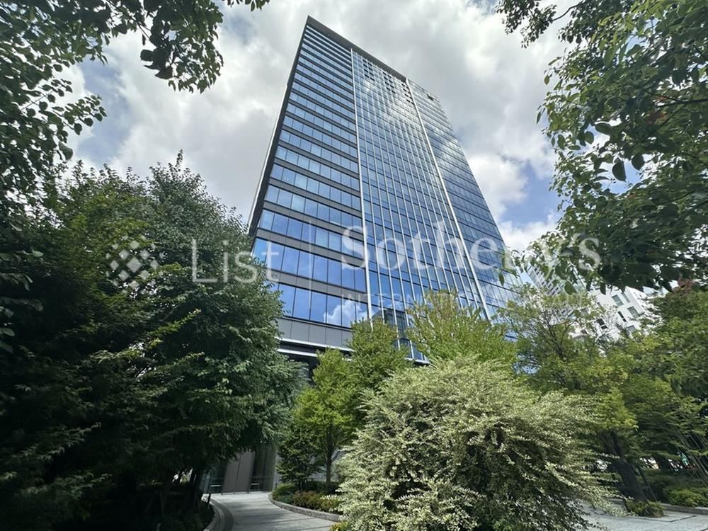 3LDK apartment in Shibuya Ward, Tokyo - Photo 1