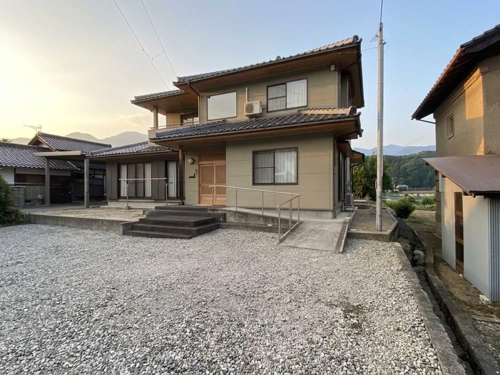 5LDK house in Toyooka, Hyogo - Photo 1