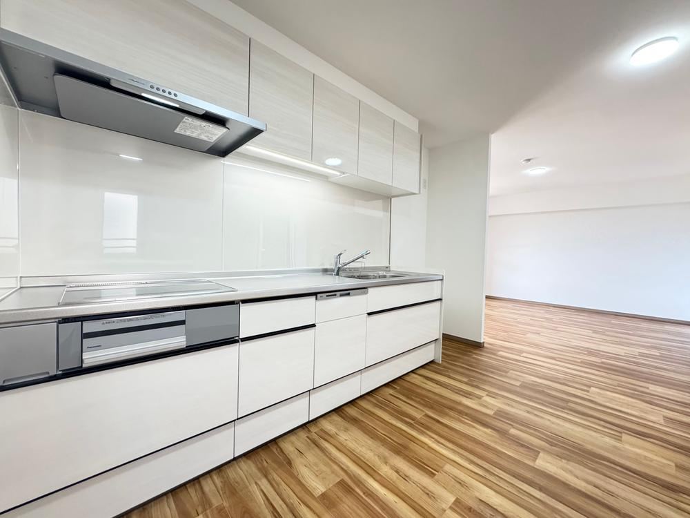 4LDK apartment in Nishi Ward, Fukuoka - Photo 1