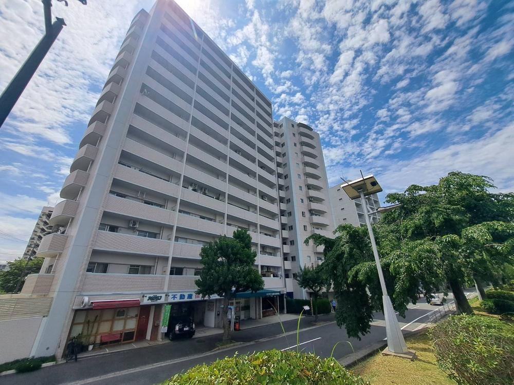 2LDK apartment in Naka Ward, Hiroshima - Photo 1