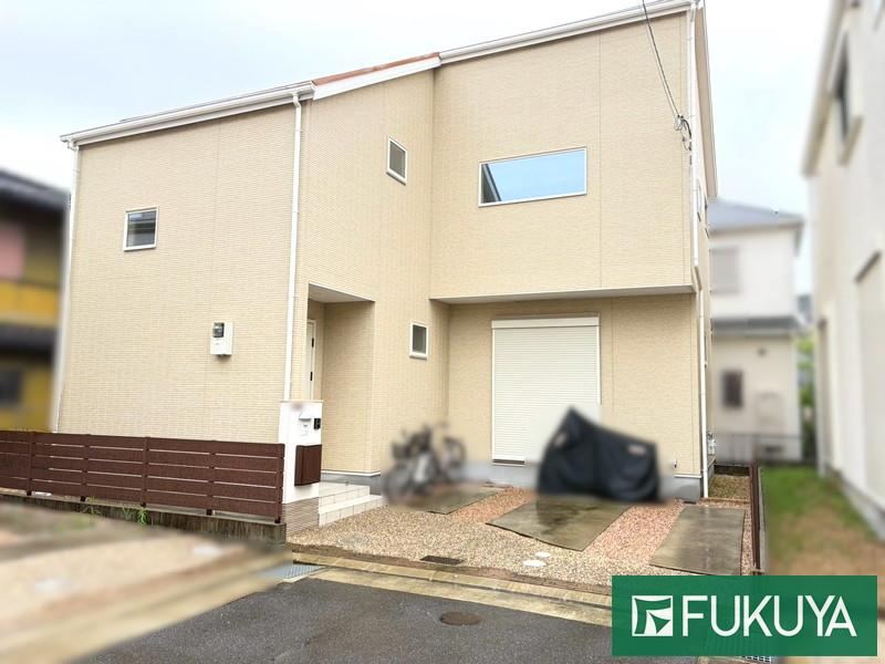 3LDK+2S house in Hirakata, Osaka - Photo 1