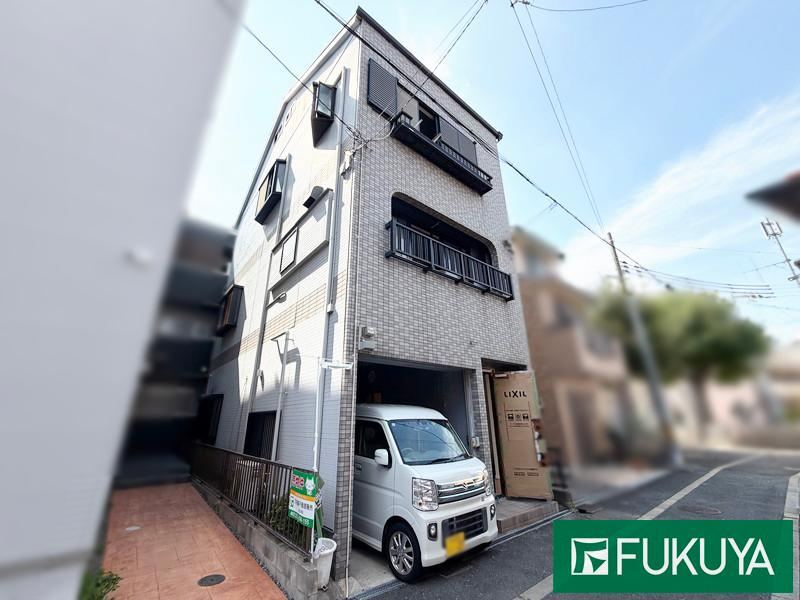 4LDK house in Higashinari Ward, Osaka - Photo 1