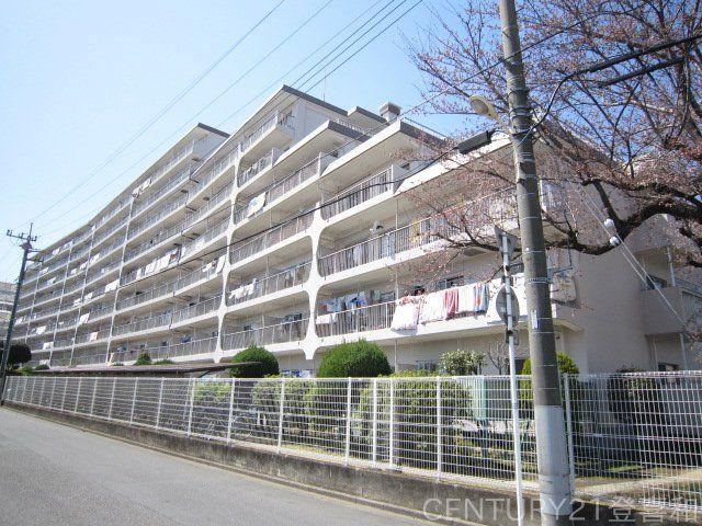 2LDK+S apartment in Niiza, Saitama - Photo 1