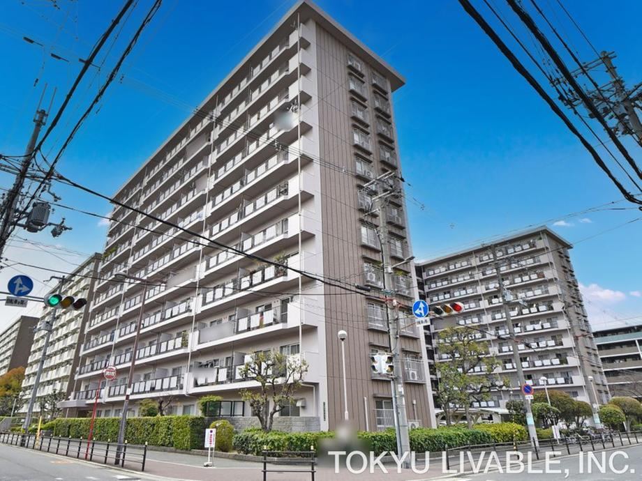 2LDK apartment in Joto Ward, Osaka - Photo 1