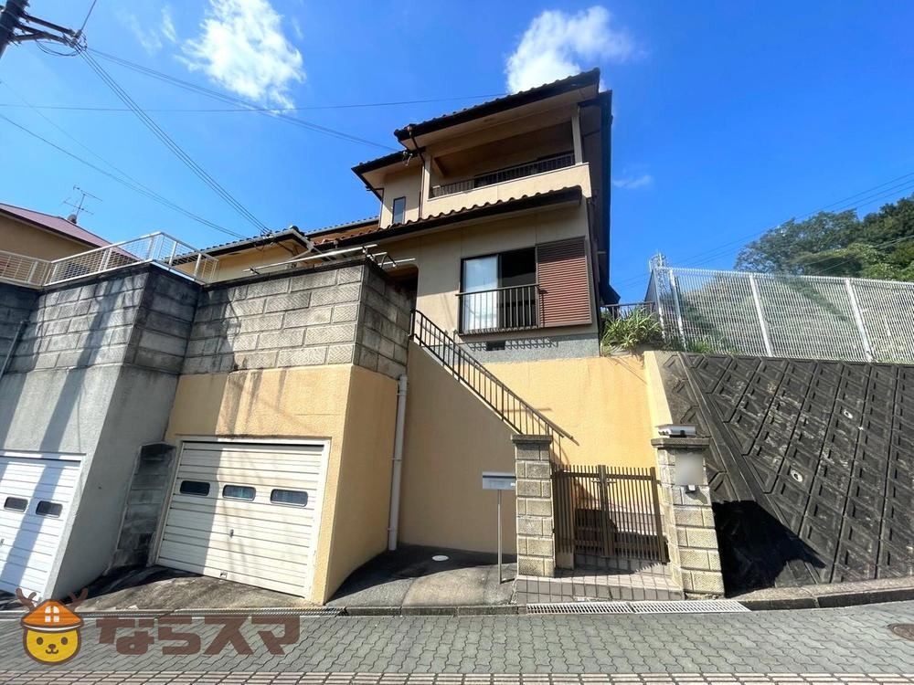 6LDK house in Oji, Kitakatsuragi District, Nara - Photo 1