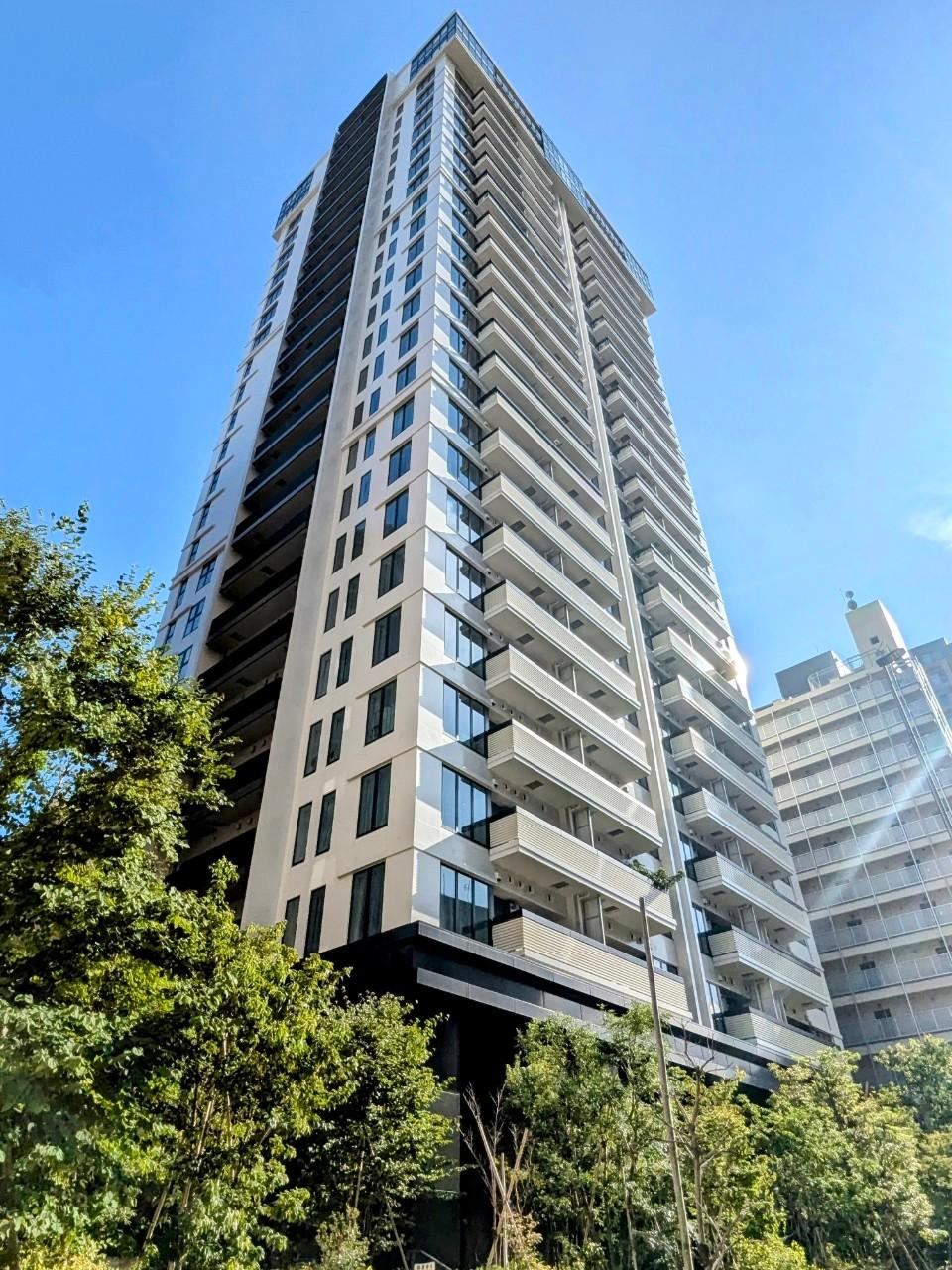 2LDK apartment in Minato Ward, Tokyo - Photo 1