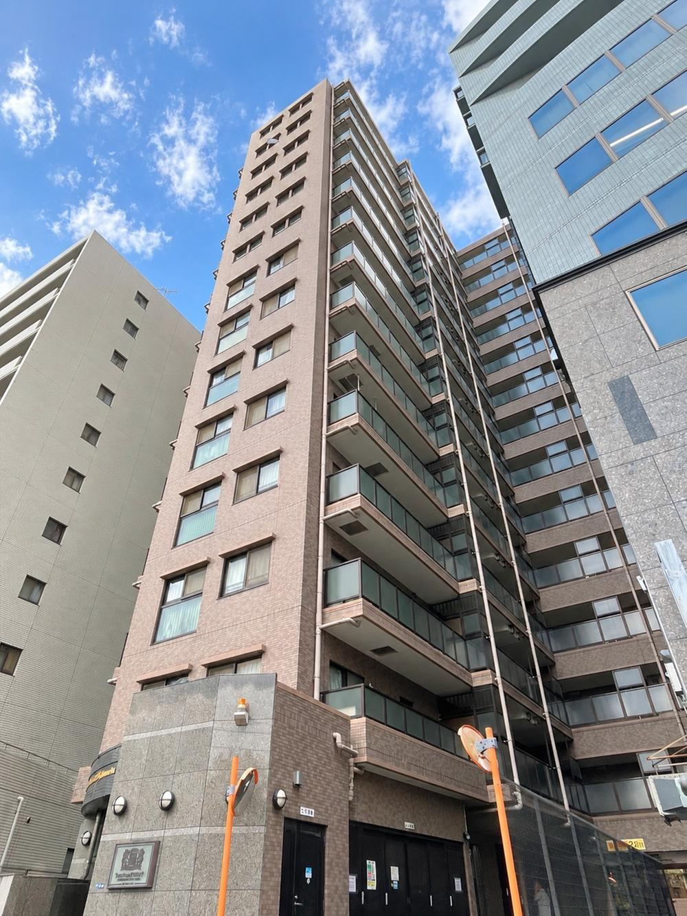 2LDK apartment in Shinjuku Ward, Tokyo - Photo 1