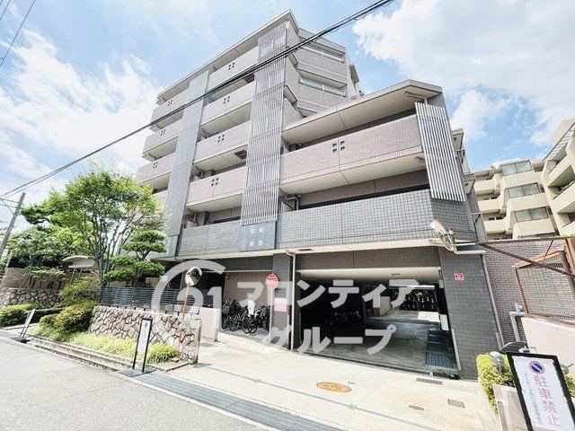 3LDK apartment in Nishinomiya, Hyogo - Photo 1