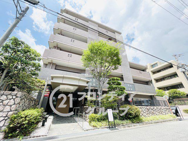 3LDK apartment in Nishinomiya, Hyogo - Photo 1