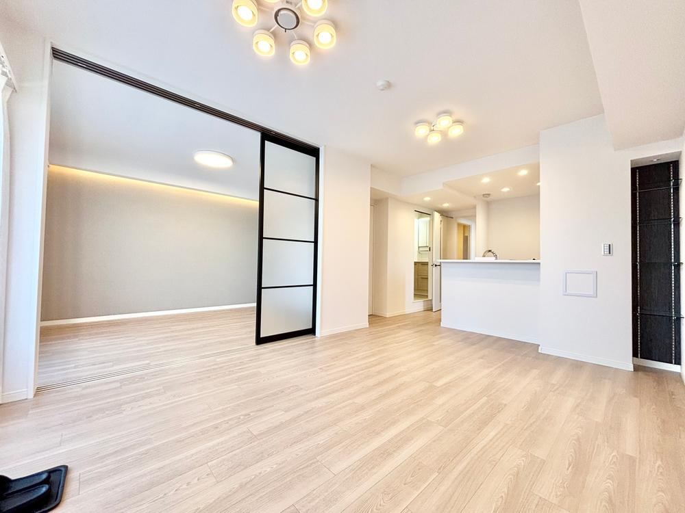 3LDK+S apartment in Yoshikawa, Saitama - Photo 1