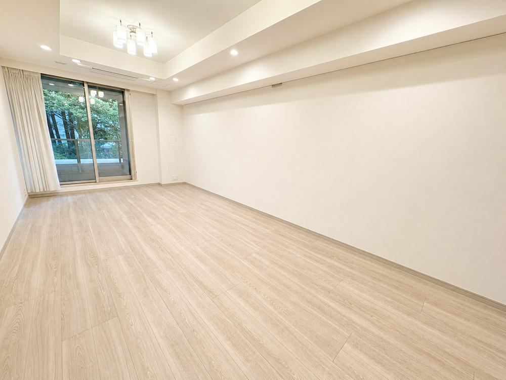 2LDK apartment in Minato Ward, Tokyo - Photo 1