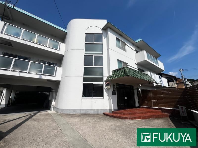 2LDK apartment in Tarumi Ward, Kobe, Hyogo - Photo 1
