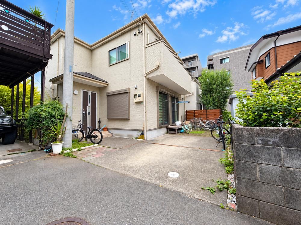 4LDK house in Zama, Kanagawa - Photo 1