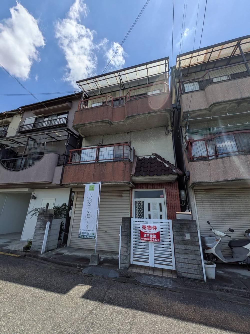 4DK house in Higashiosaka, Osaka - Photo 1