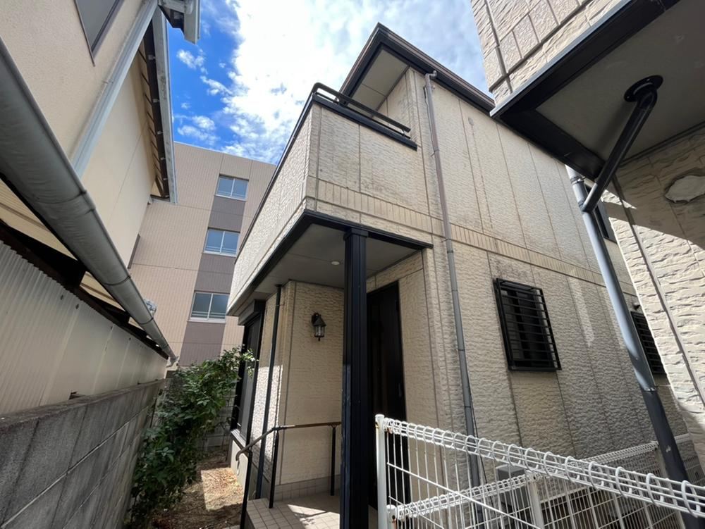 4LDK house in Ashiya, Hyogo - Photo 1