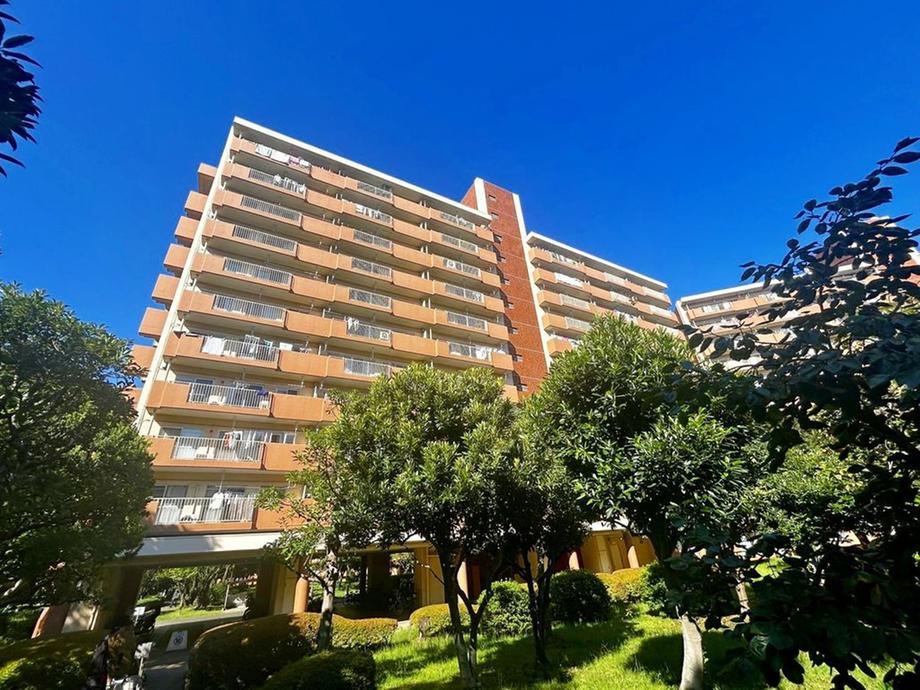 3LDK apartment in Urayasu, Chiba - Photo 1