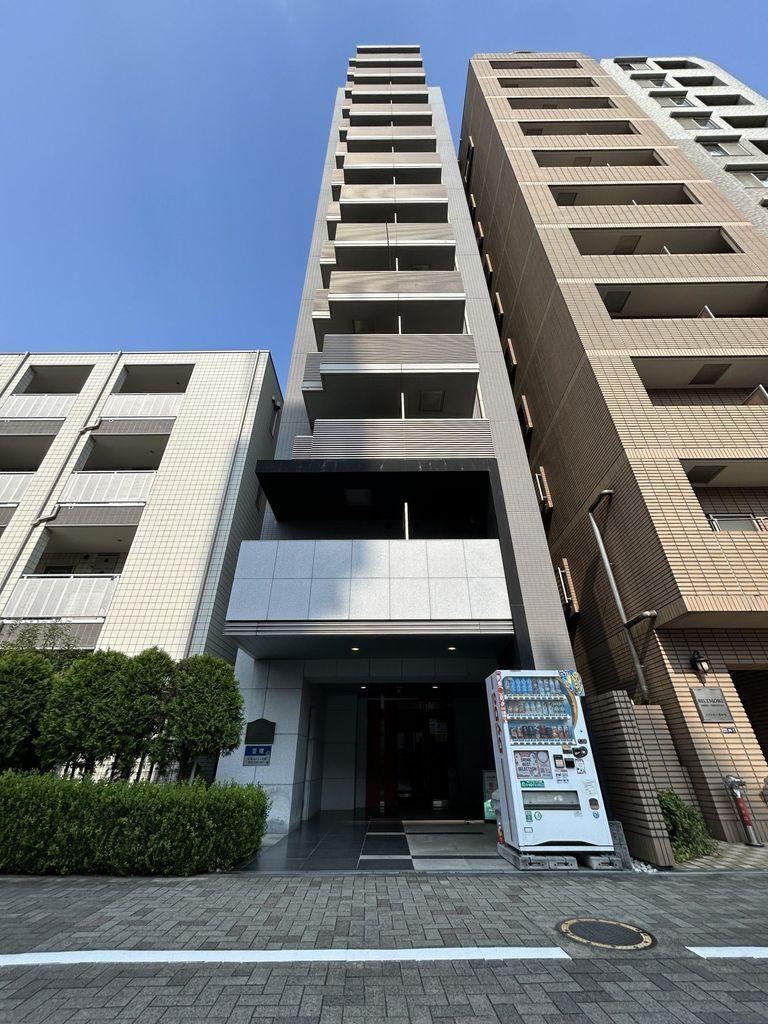 1LDK apartment in Shinjuku Ward, Tokyo - Photo 1