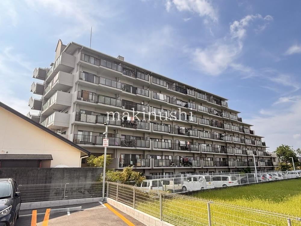 2LDK apartment in Fujiidera, Osaka - Photo 1