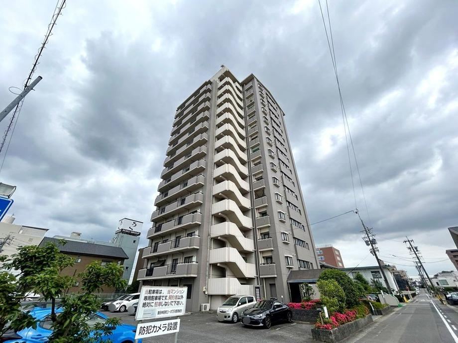 4LDK apartment in Toyota, Aichi - Photo 1