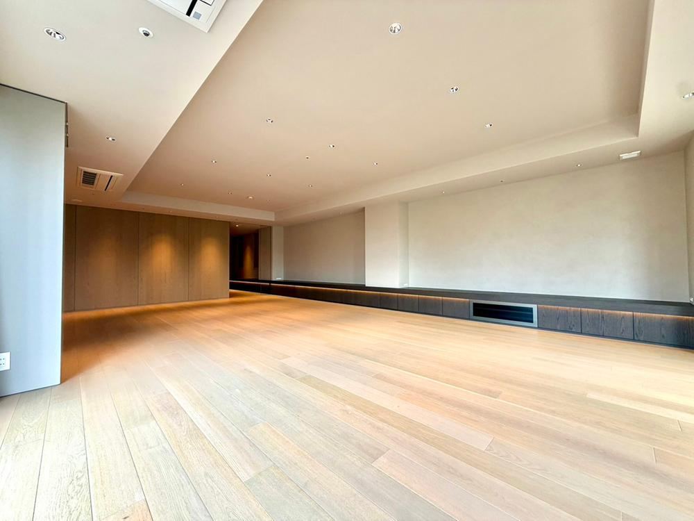 3LDK apartment in Meguro Ward, Tokyo - Photo 1