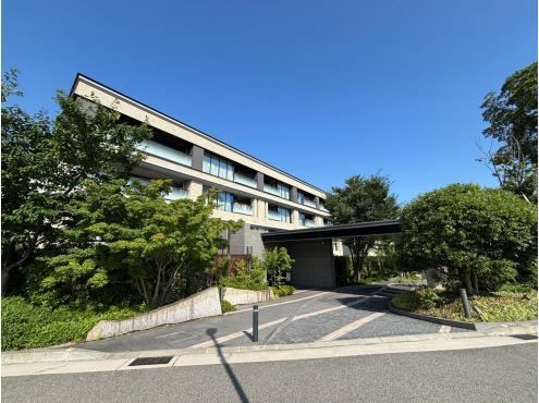 3LDK apartment in Nishinomiya, Hyogo - Photo 1