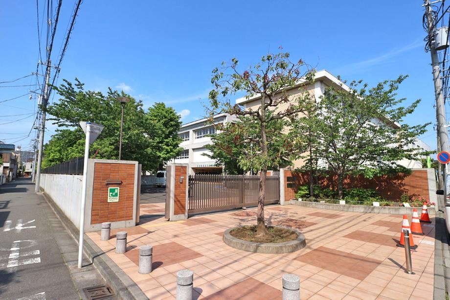 2LDK+S house in Kawasaki Ward, Kawasaki, Kanagawa - Photo 1