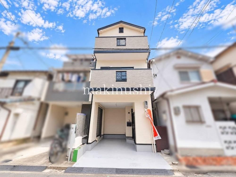 4LDK house in Sakai Ward, Sakai, Osaka - Photo 1
