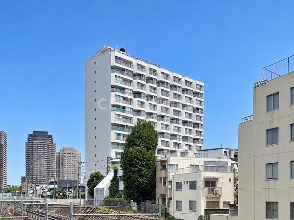 2LDK apartment in Shinagawa Ward, Tokyo - Photo 1
