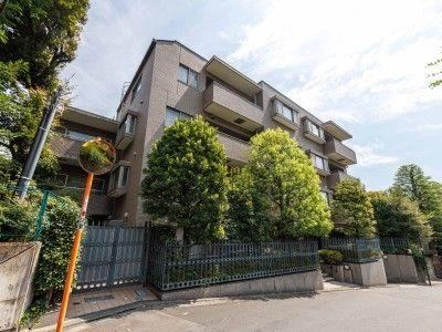 2LDK apartment in Minato Ward, Tokyo - Photo 1