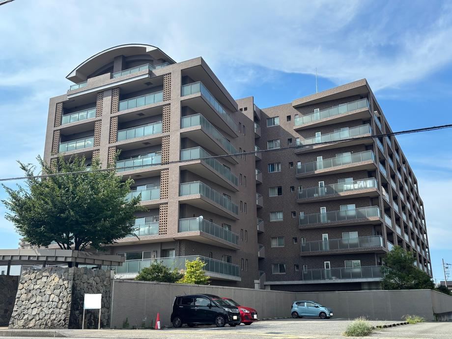 4LDK apartment in Kanazawa, Ishikawa - Photo 1
