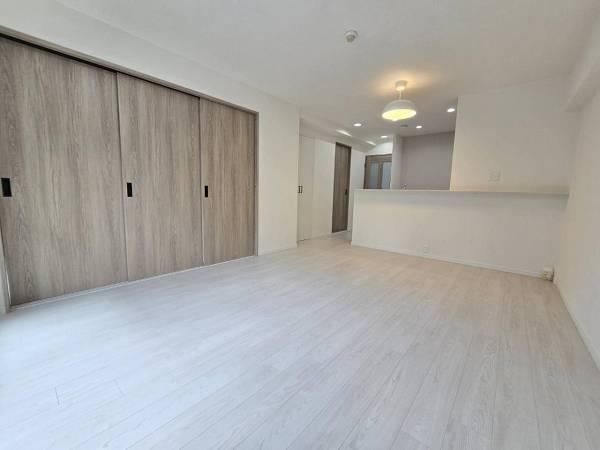 3LDK apartment in Settsu, Osaka - Photo 1