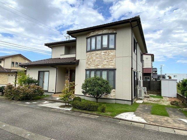 4LDK house in Nanto, Toyama - Photo 1