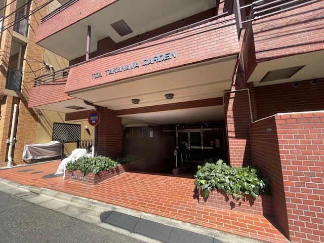 2LDK apartment in Minato Ward, Tokyo - Photo 1