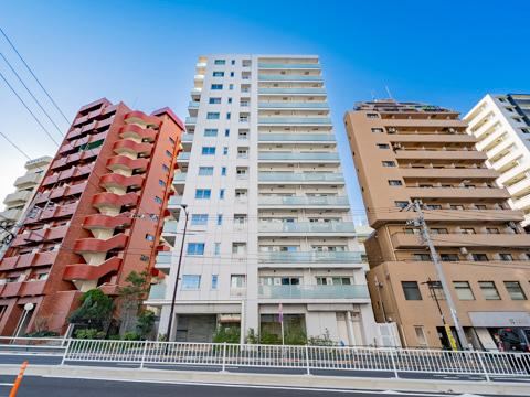 2LDK apartment in Shinjuku Ward, Tokyo - Photo 1