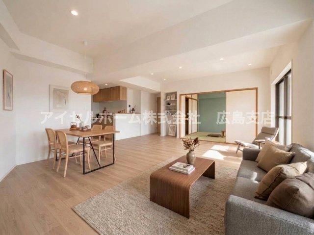 4LDK apartment in Minami Ward, Hiroshima - Photo 1